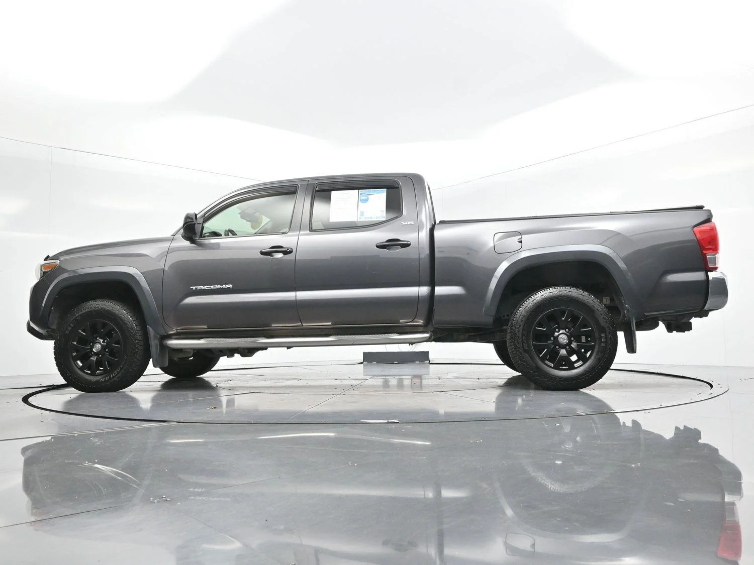 Used 2017 Magnetite Gray Metallic Toyota SR5 image 43