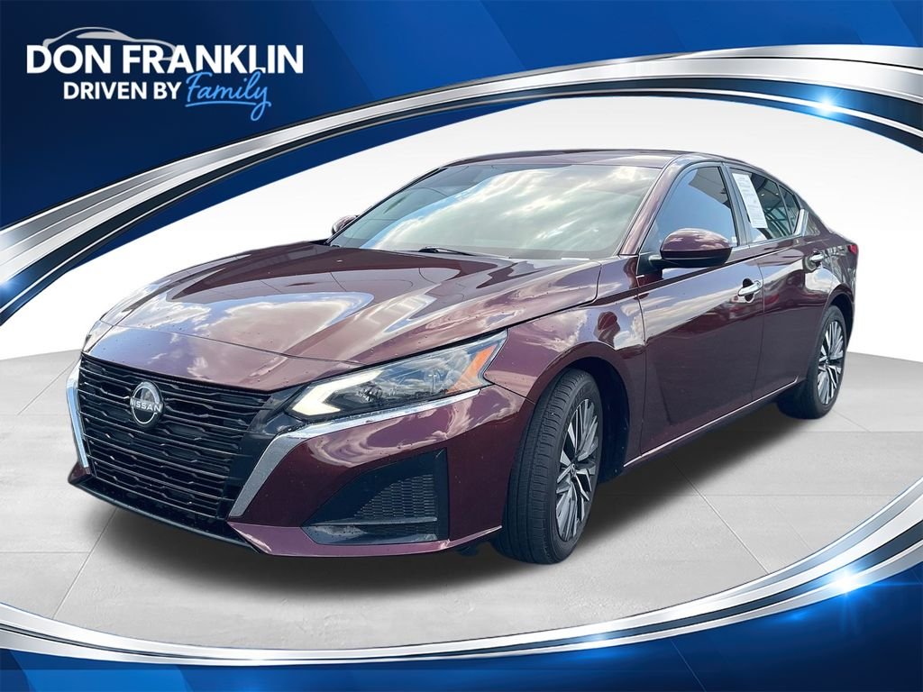 Used 2023 Red Nissan 2.5 SV image 1