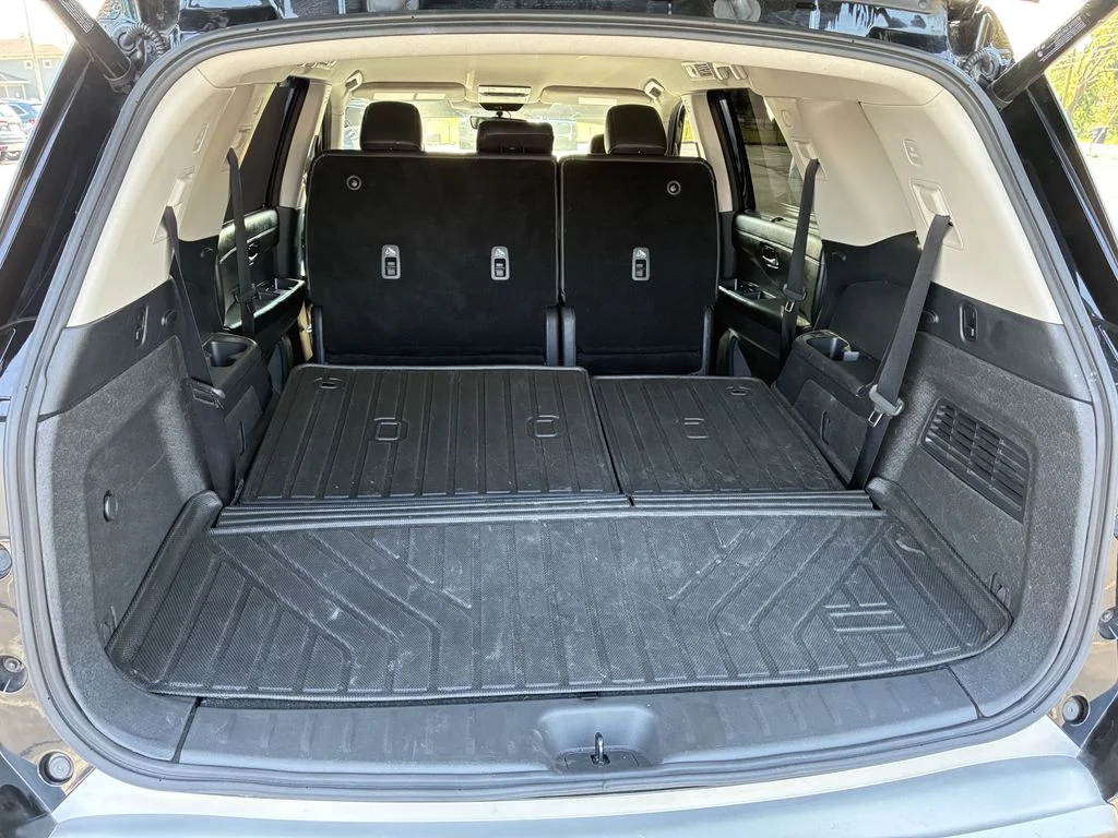 Used 2024 Black Nissan SL image 20