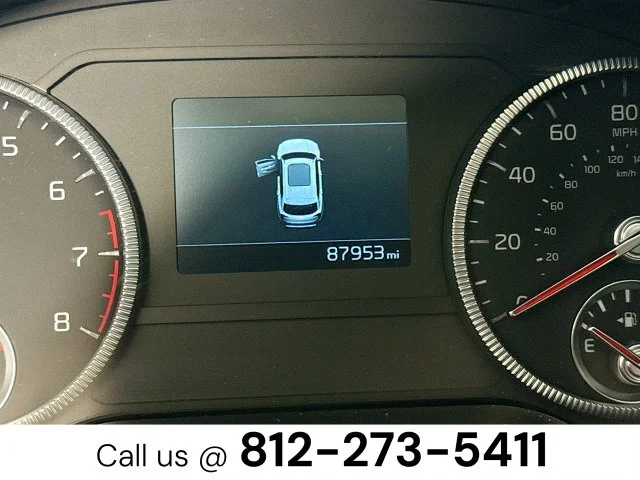 Used 2022 White Kia S image 12