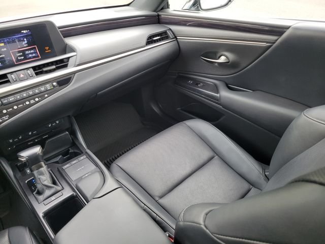 Used 2021 White Lexus 350 image 17