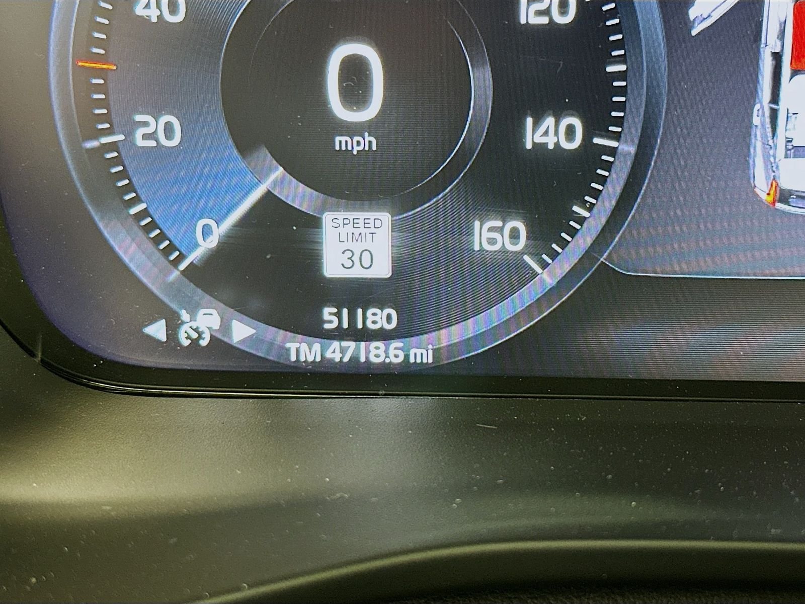 Used 2019 Amazon Blue Volvo Momentum image 11