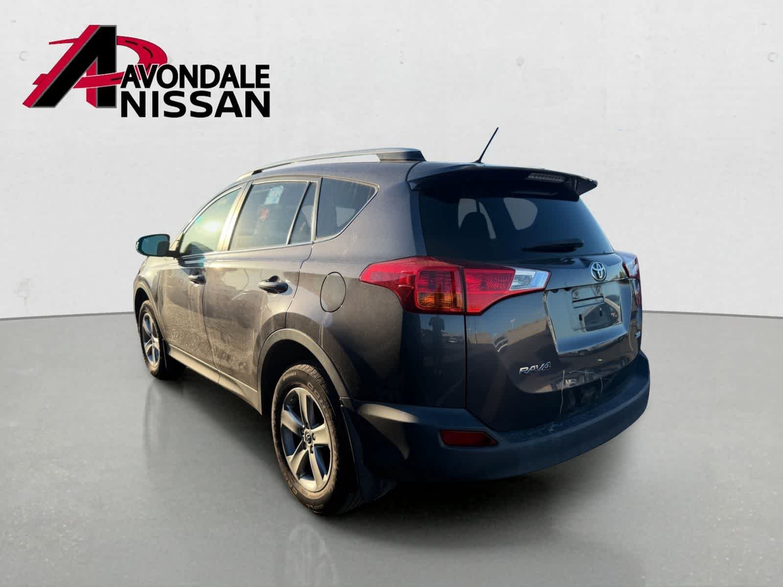 Used 2015 Magnetic Gray Metallic Toyota XLE image 3