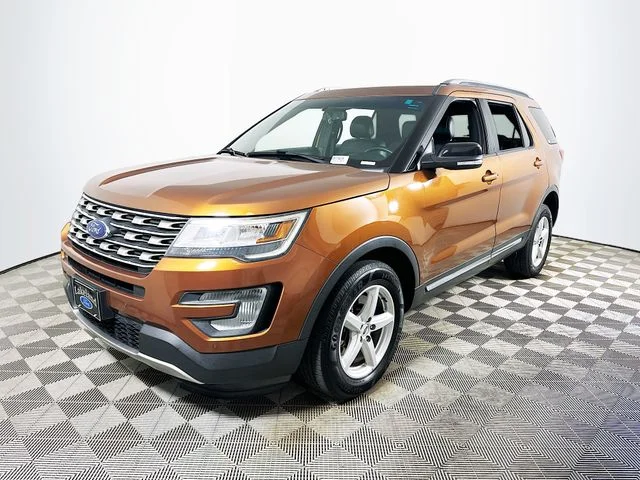 Pre-Owned 2017 Ford Explorer XLT