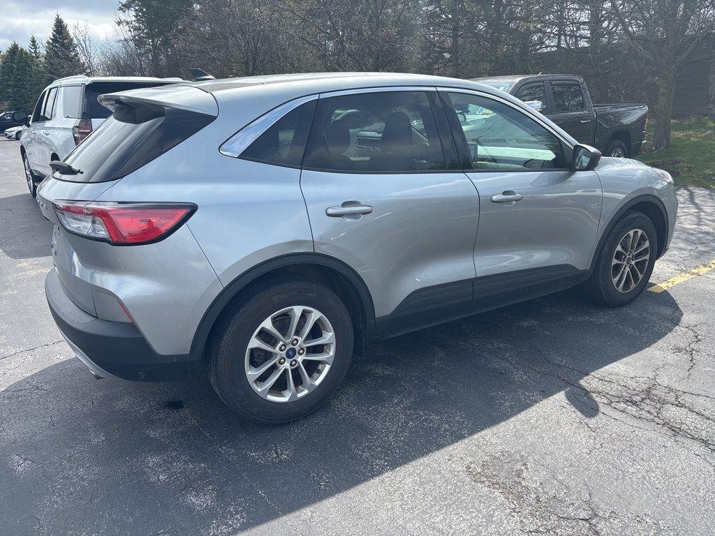 Used 2022 Silver Metallic Ford SE image 6