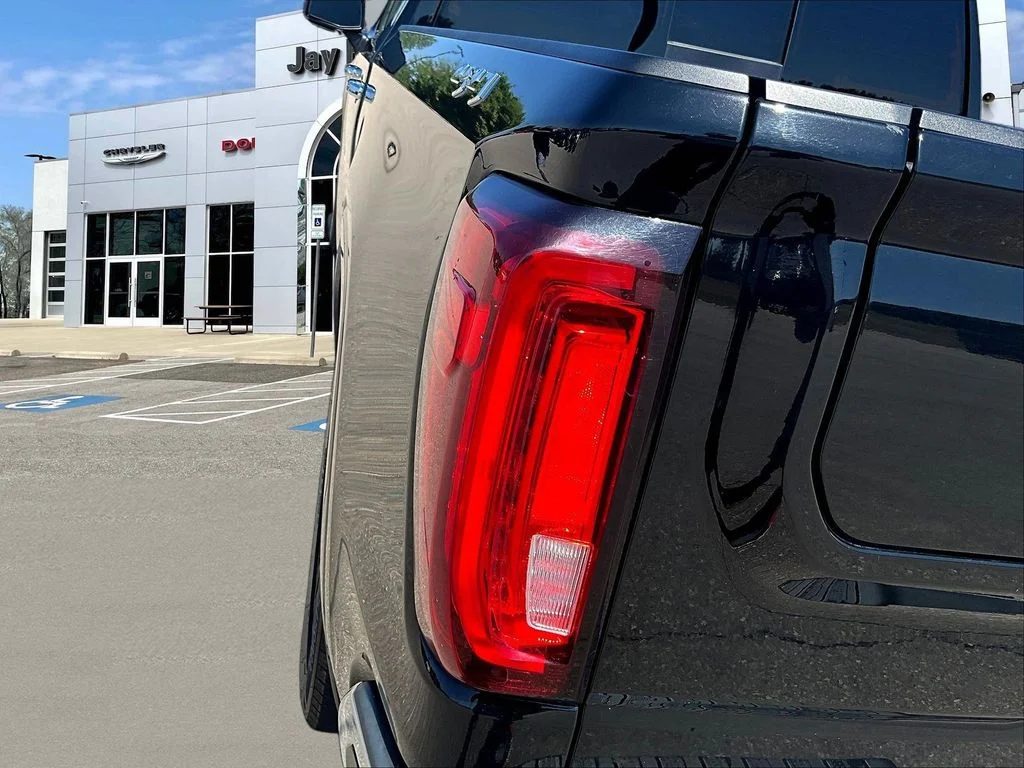 Used 2019 Black GMC SLT image 25