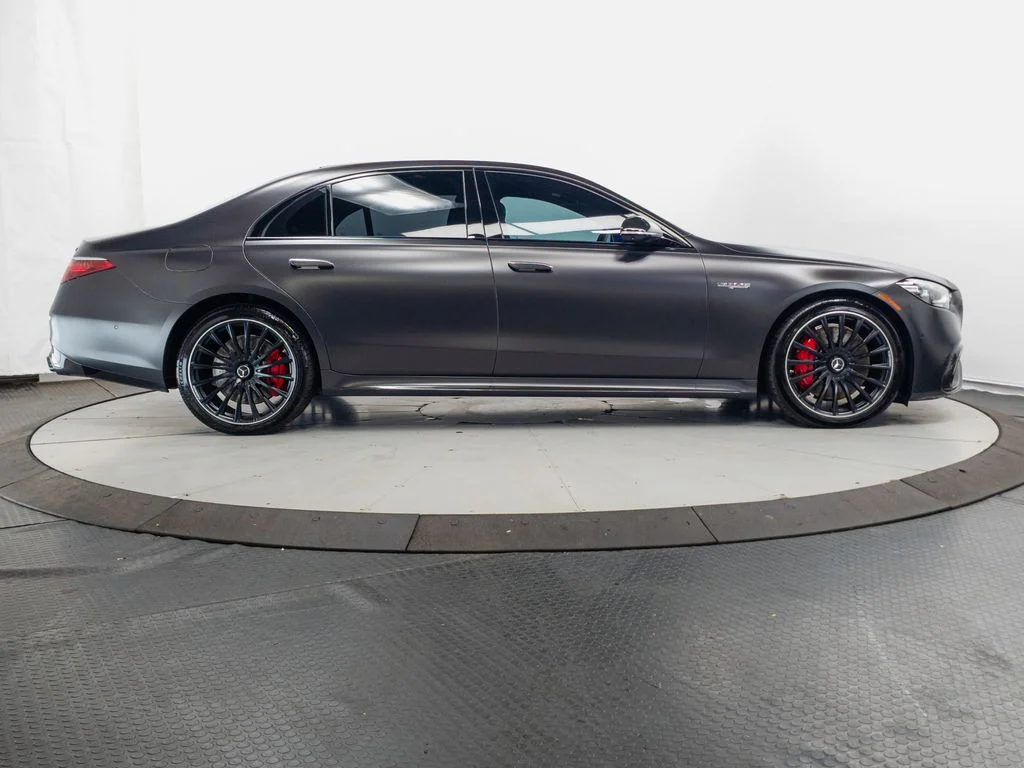 Used 2024 MANUFAKTUR Graphite Gray Magno Mercedes-Benz S 63 E AMG® image 38