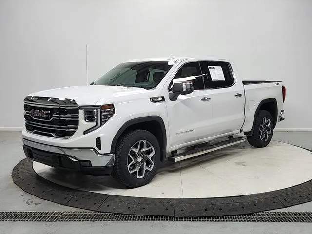 Used 2023 White GMC SLT image 3
