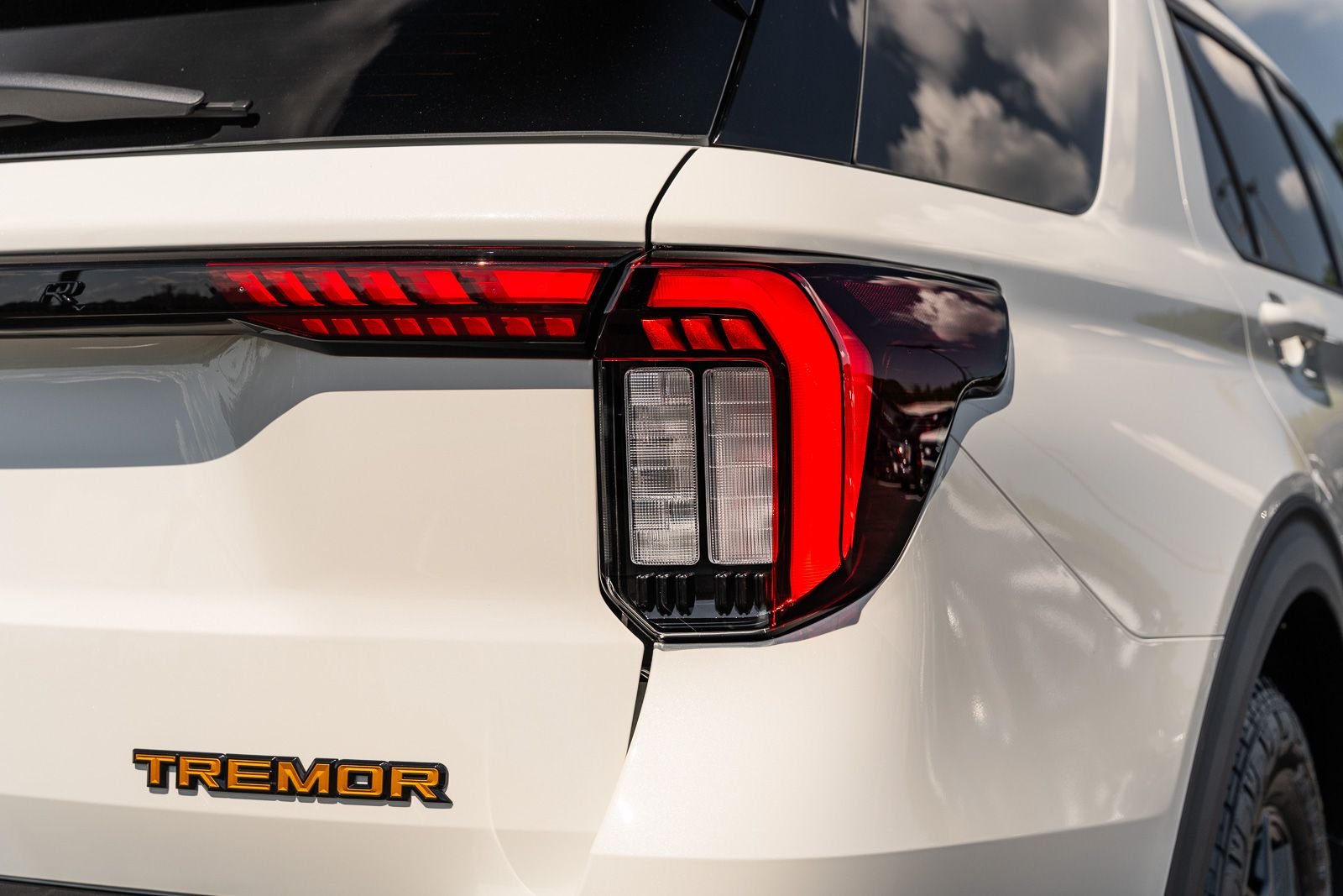 New 2027 Star White Metallic Tri-Coat Ford Tremor® image 10