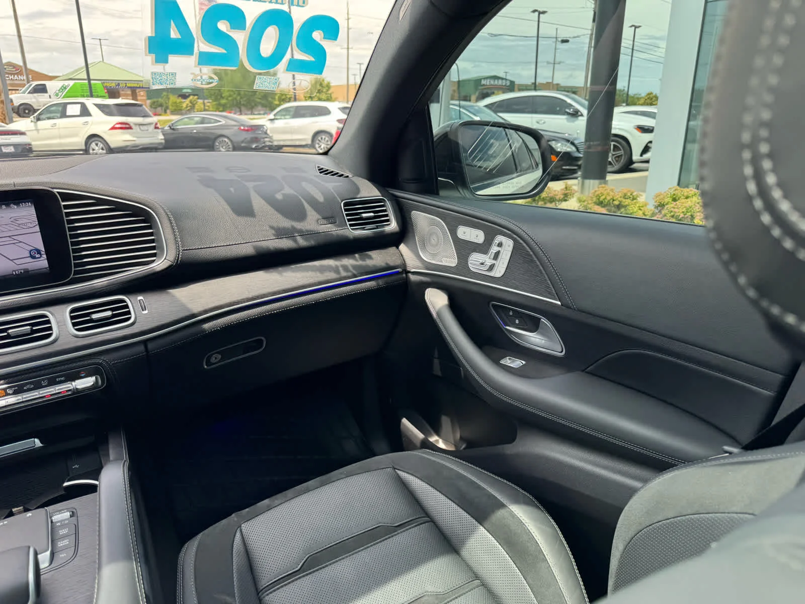 Used 2024 Polar White Mercedes-Benz AMG® GLE 53 image 39