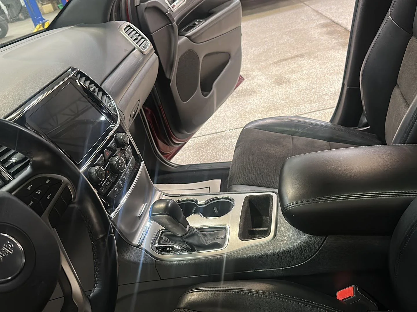 Used 2020 Velvet Red Pearlcoat Jeep Altitude image 27