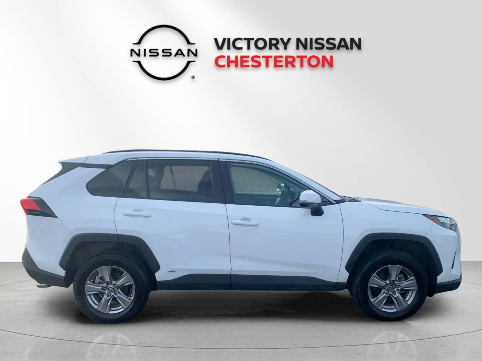 Used 2025 White Toyota XLE image 2