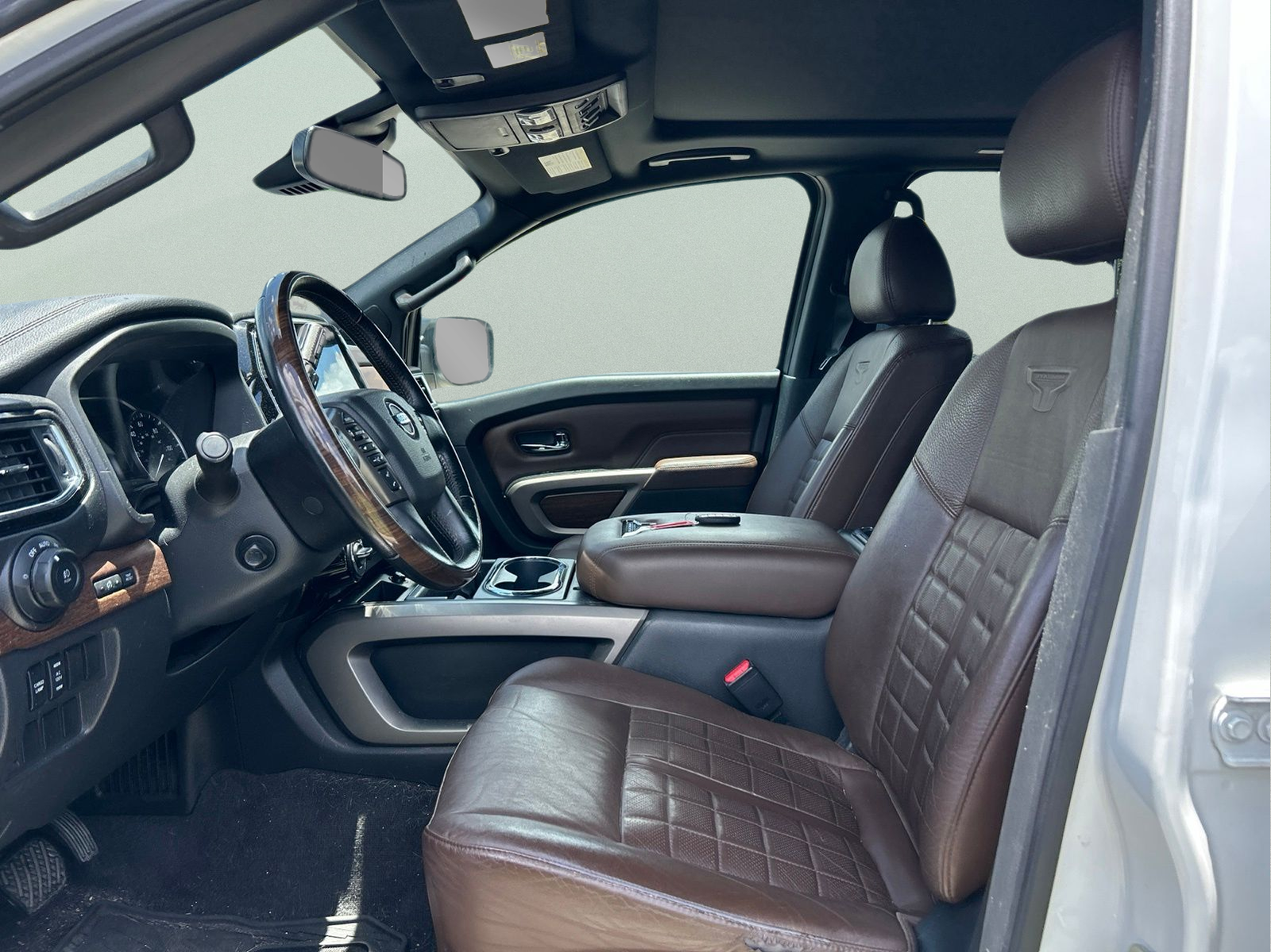 Used 2021 White Nissan Platinum Reserve image 9