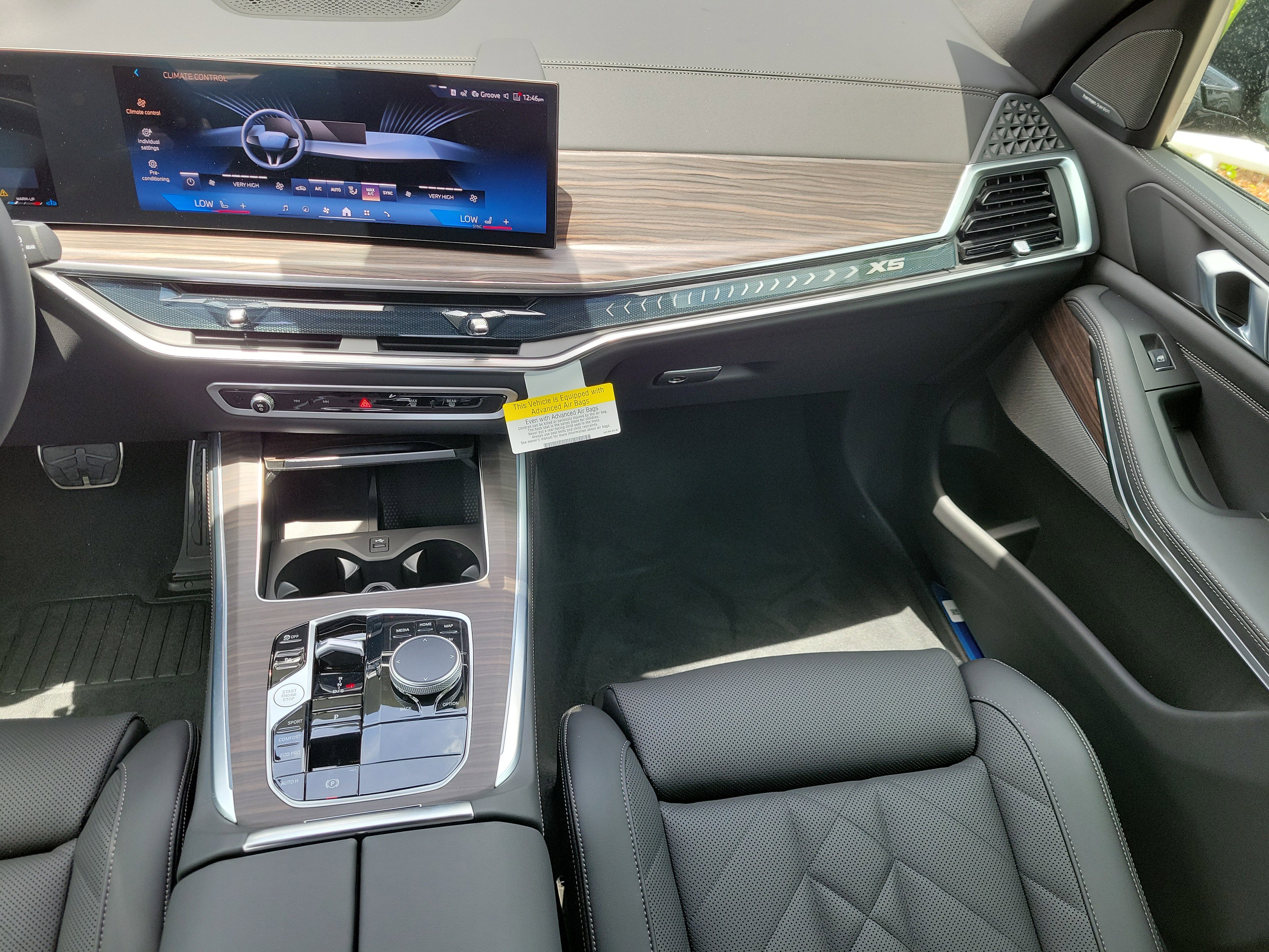 New 2026 Carbon Black Metallic BMW sDrive40i image 9