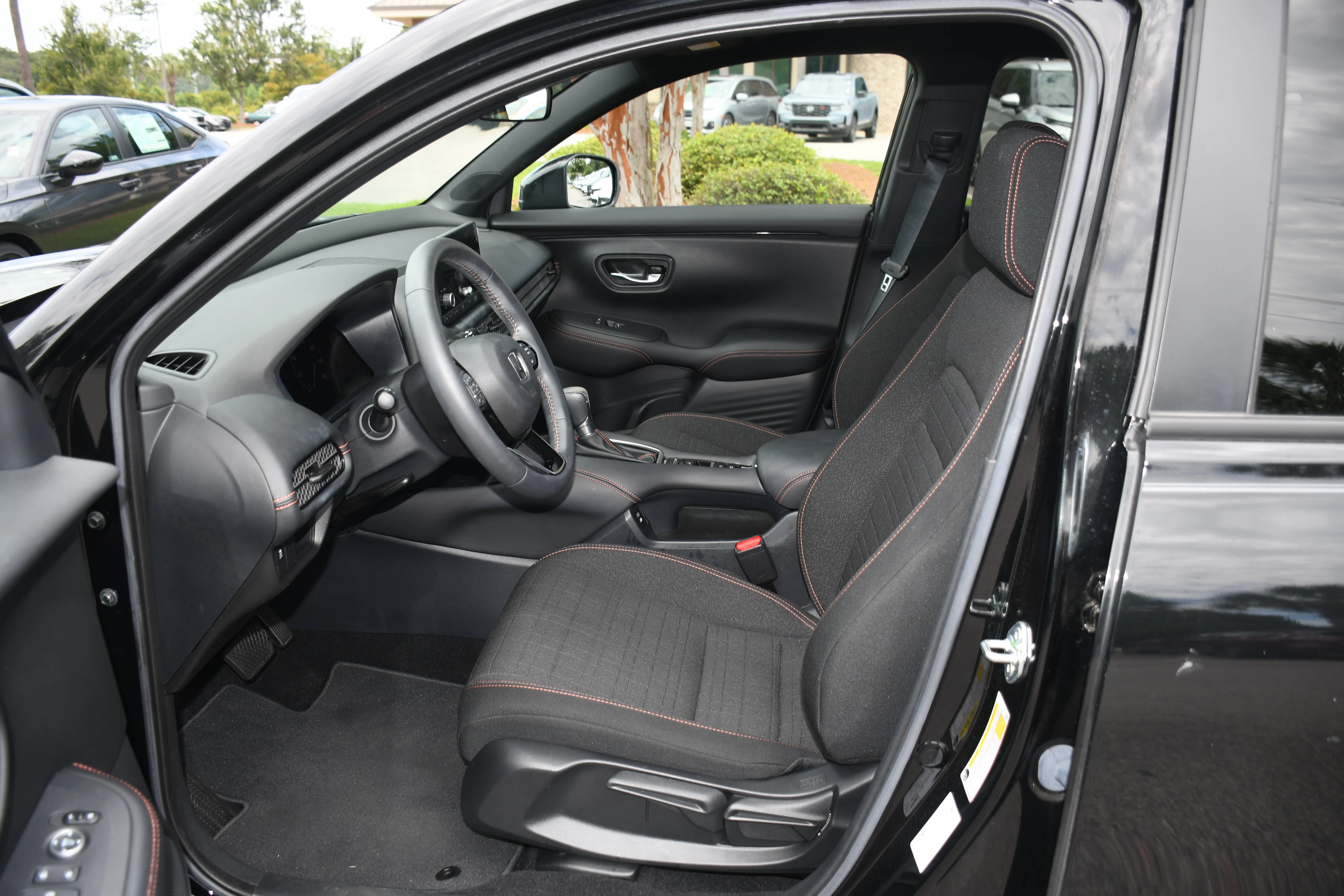 2025 Honda HR-V Sport - Photo 7