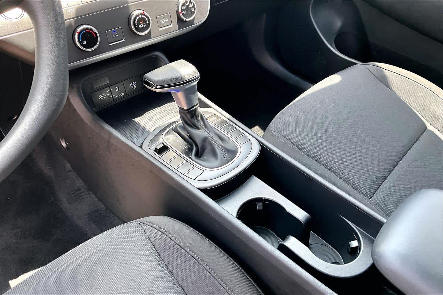 2026 Hyundai Kona SE - Photo 30