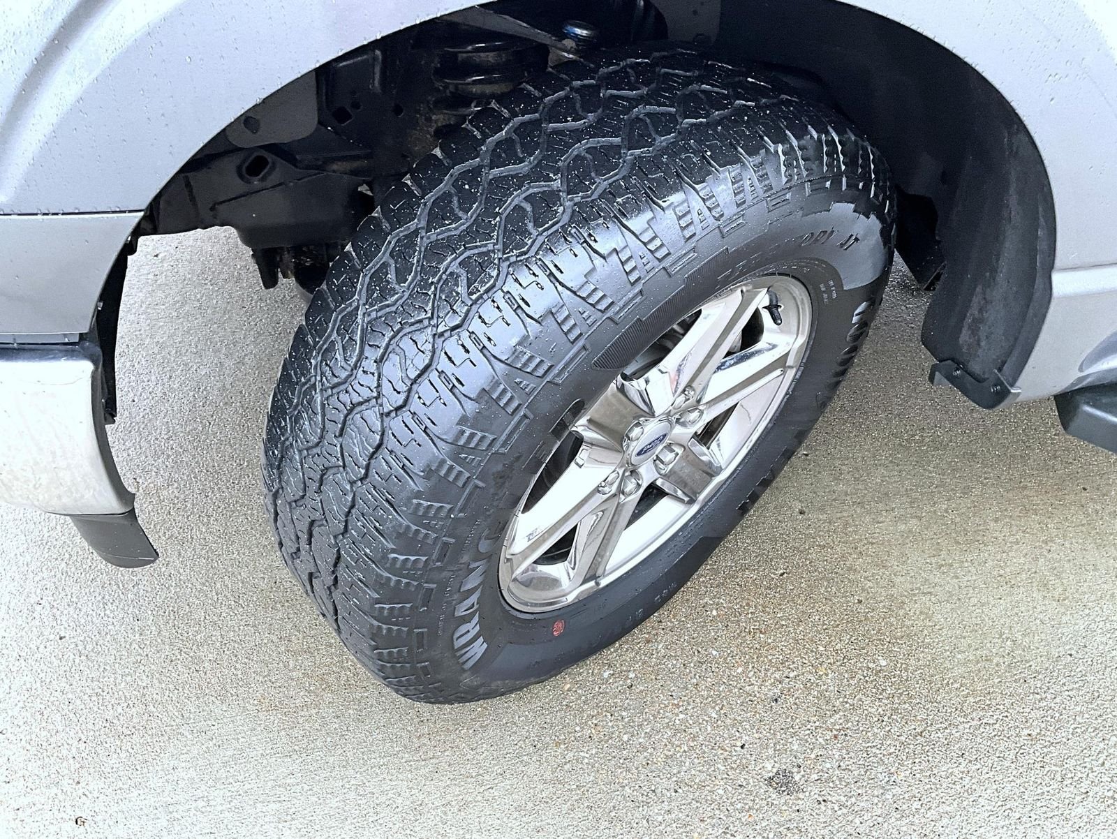 Used 2025 Gray Ford XLT image 25