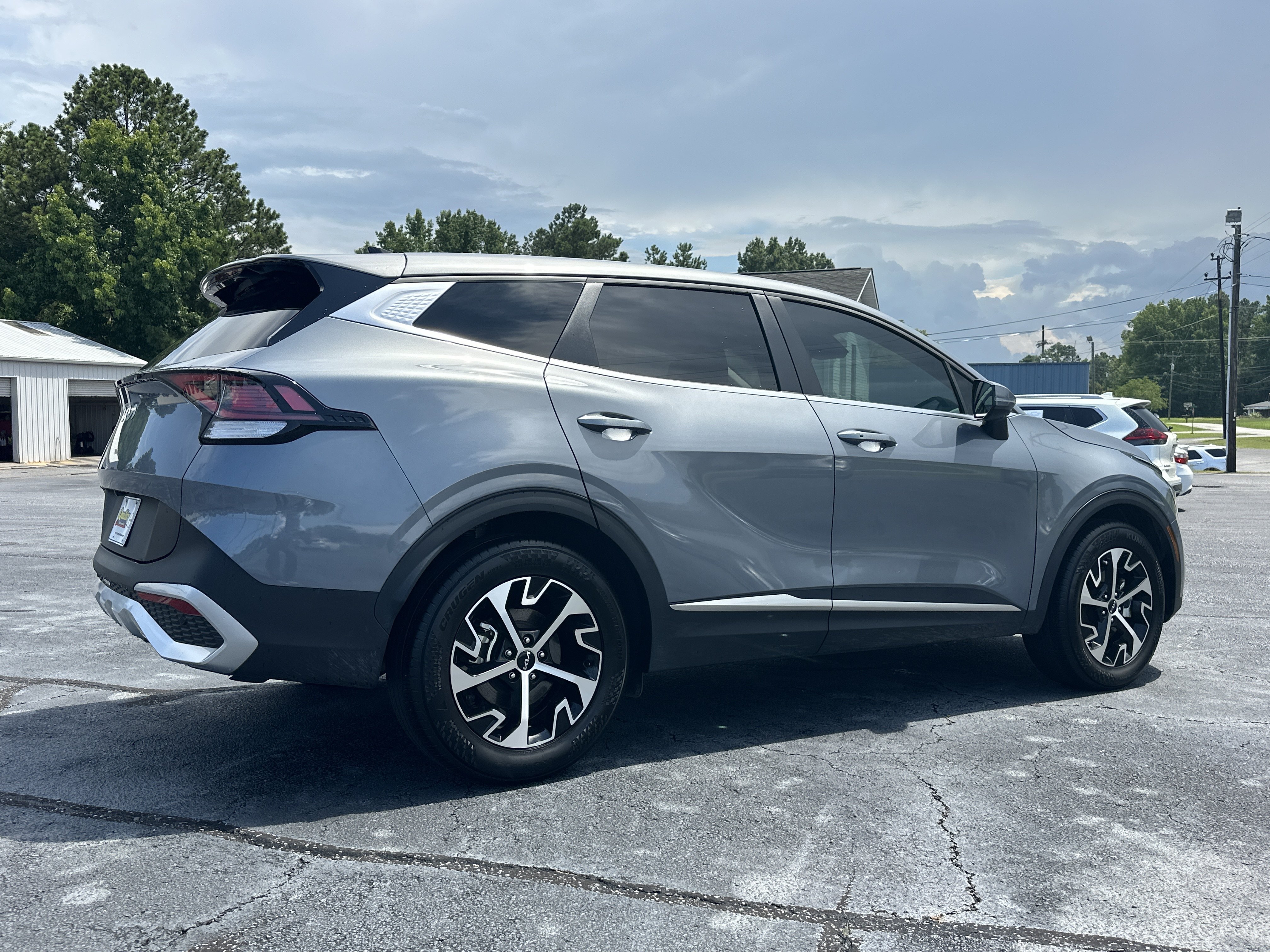Used 2025 Everlasting Silver Kia EX image 8