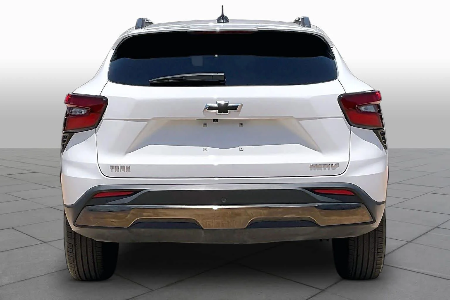 Used 2025 Summit White Chevrolet ACTIV image 5