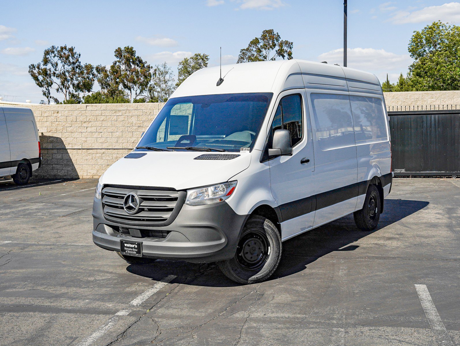 New 2025 Arctic White Mercedes-Benz 2500 High Roof I4 Diesel HO 144 RWD image 1
