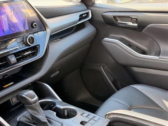 Used 2023 Moon Dust Toyota XLE image 12