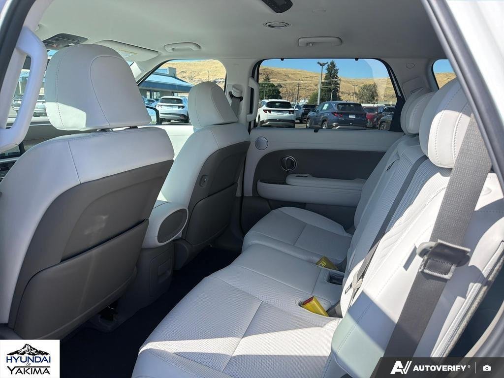 New 2026 Creamy White Pearl Hyundai SEL 8P image 23