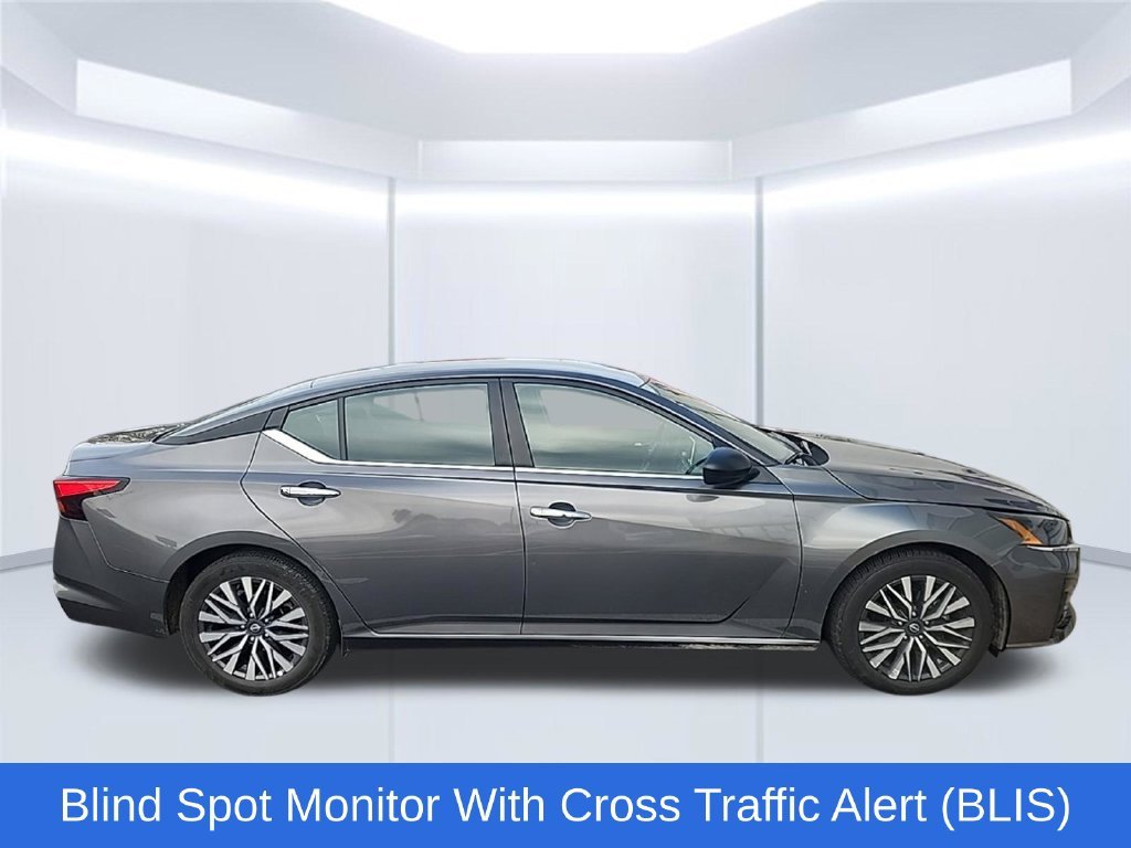 Used 2025 Gray Nissan 2.5 SV image 2