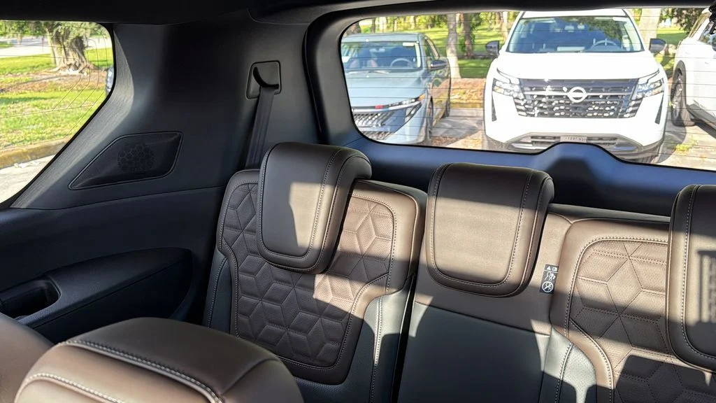 New 2026 Everest White TriCoat Nissan Platinum Reserve image 32