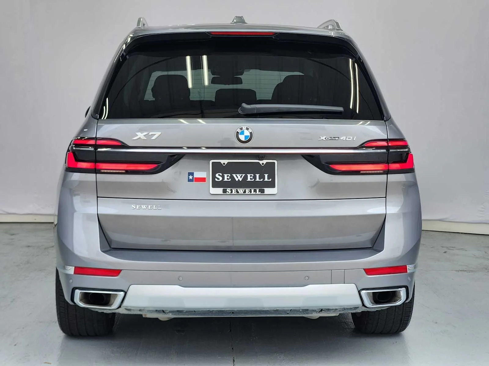 Used 2024 Skyscraper Grey Metallic BMW xDrive40i image 7