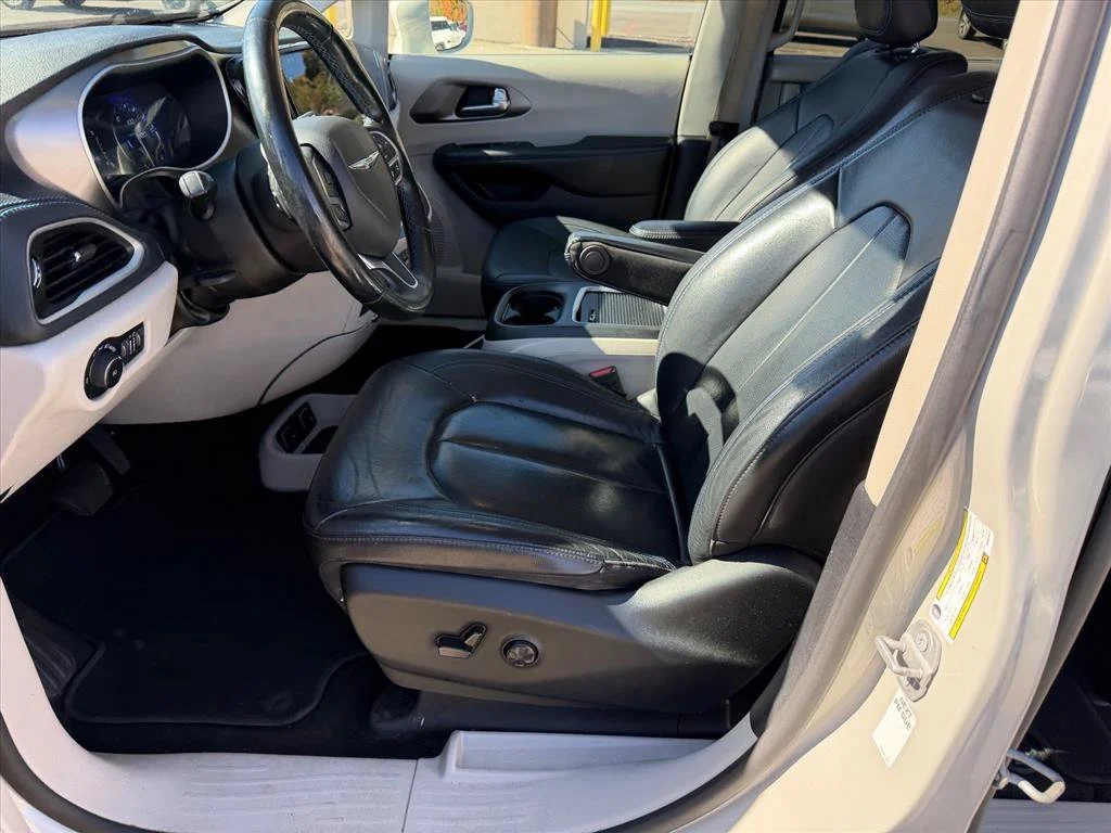 Used 2021 White Chrysler Touring L image 8