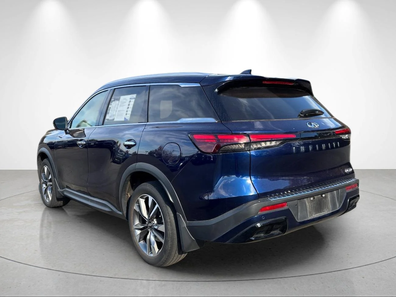 Certified Used 2023 Grand Blue INFINITI LUXE image 3
