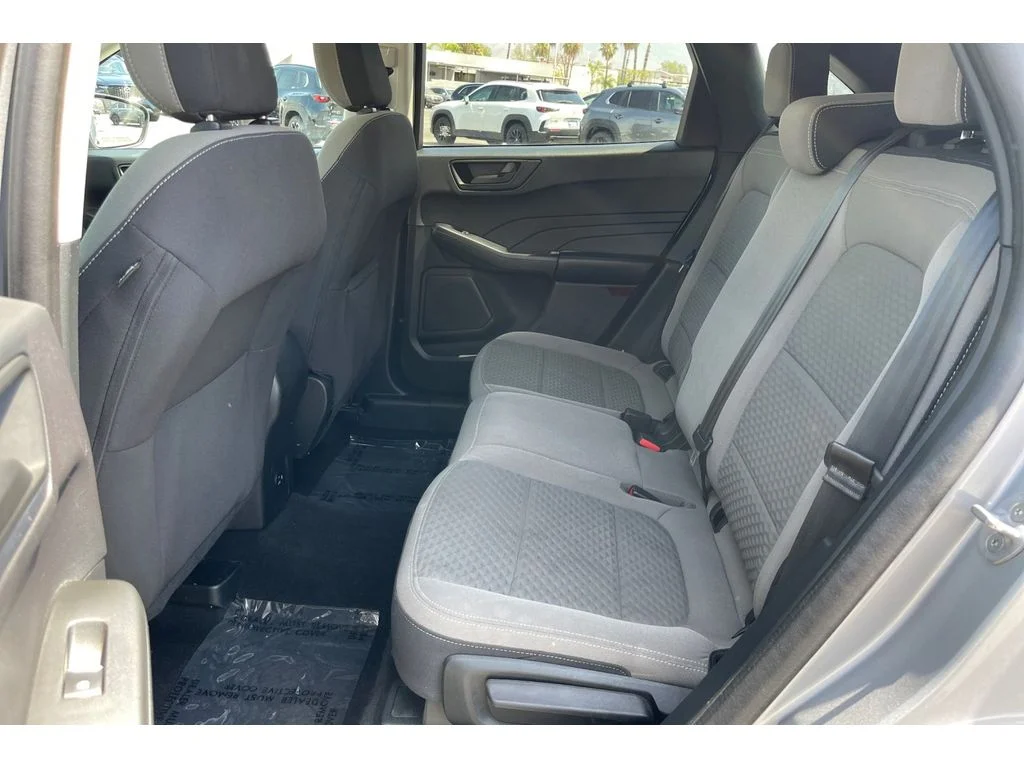 Used 2022 ICONIC SILVER Ford SE image 15