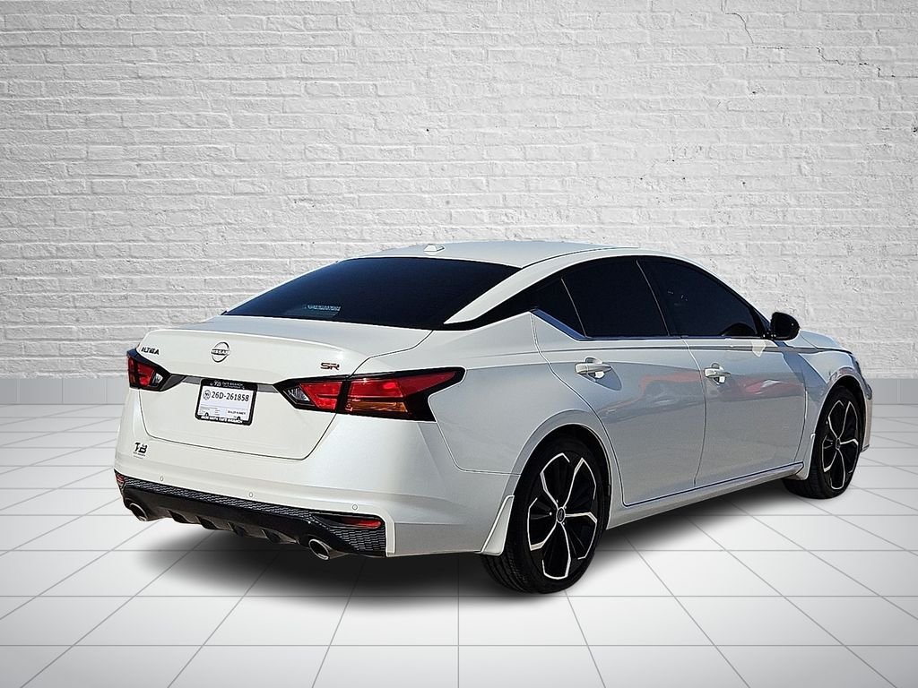 Used 2024 White Nissan 2.5 SR image 4