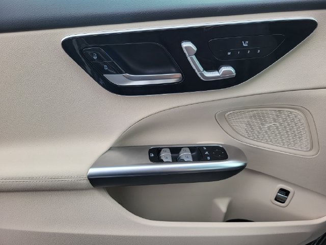 New 2027 Selenite Grey Metallic Mercedes-Benz C 300 image 9