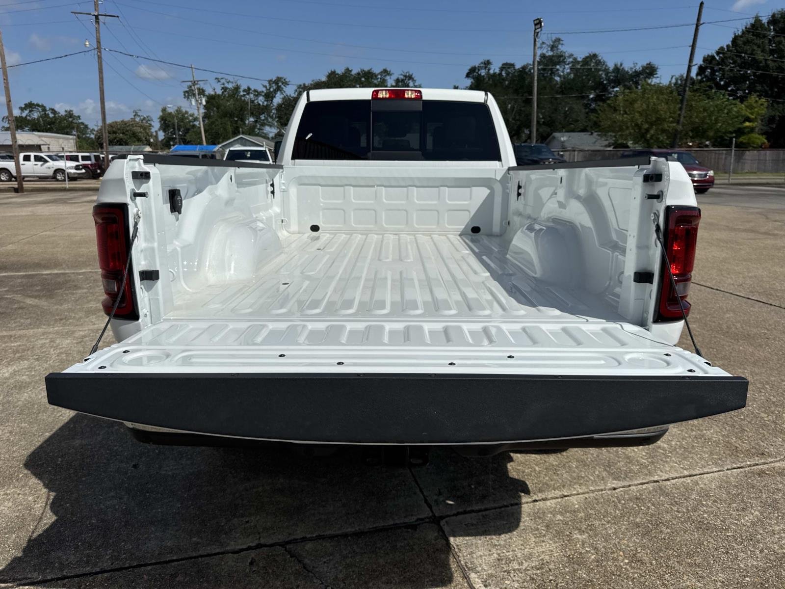 New 2026 Bright White Clear-Coat Exterior Paint RAM Tradesman image 6