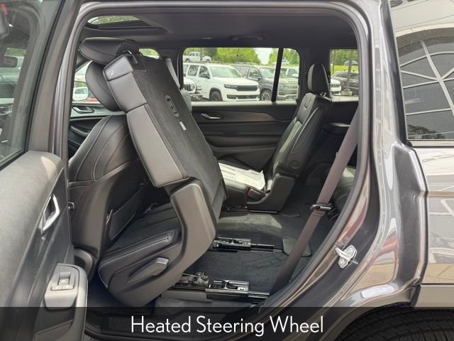 New 2025 Baltic Gray Metallic Clear-Coat Exterior Paint Jeep Altitude X image 17