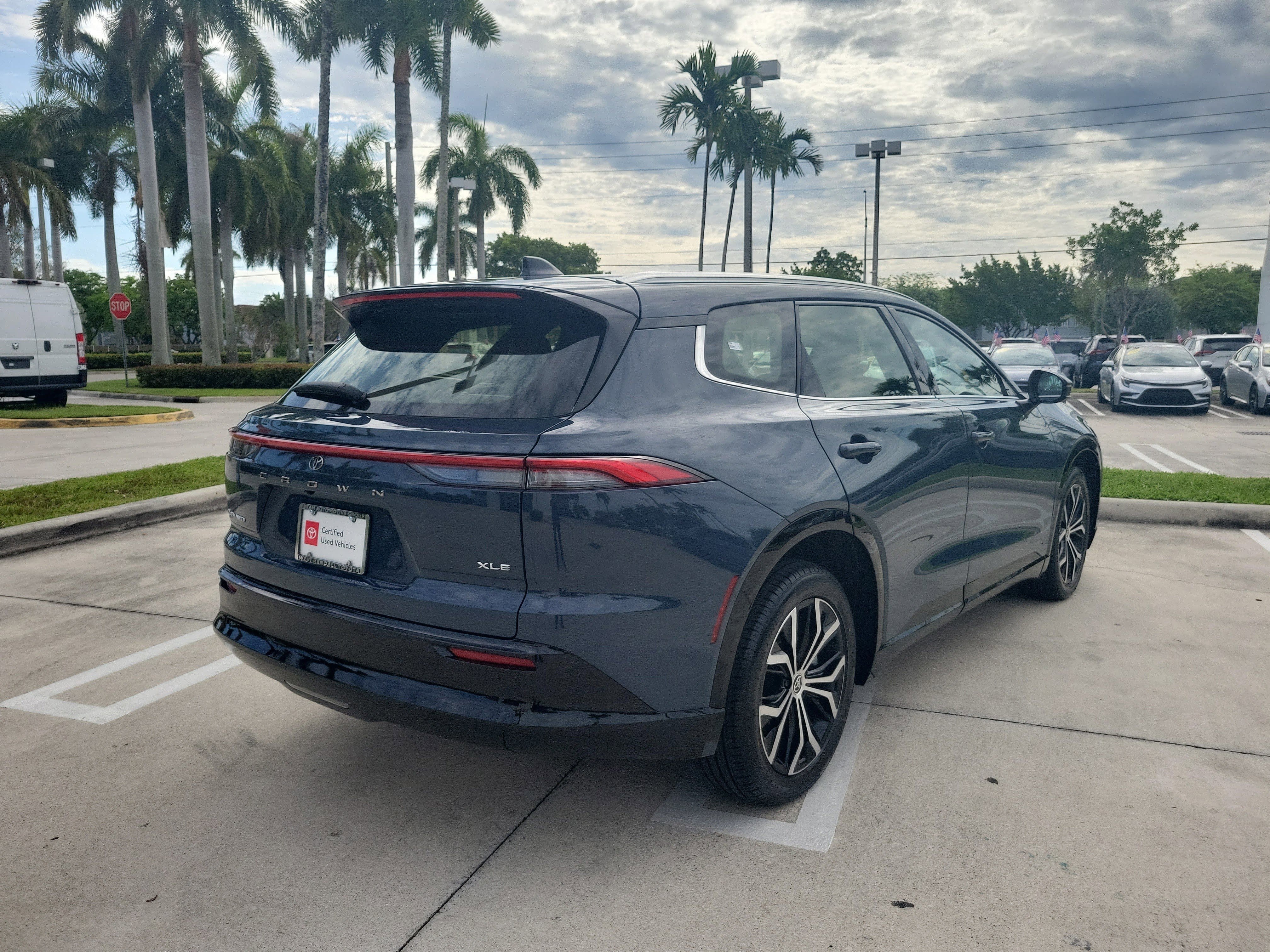 Certified Used 2025 Cloud Toyota XLE image 7