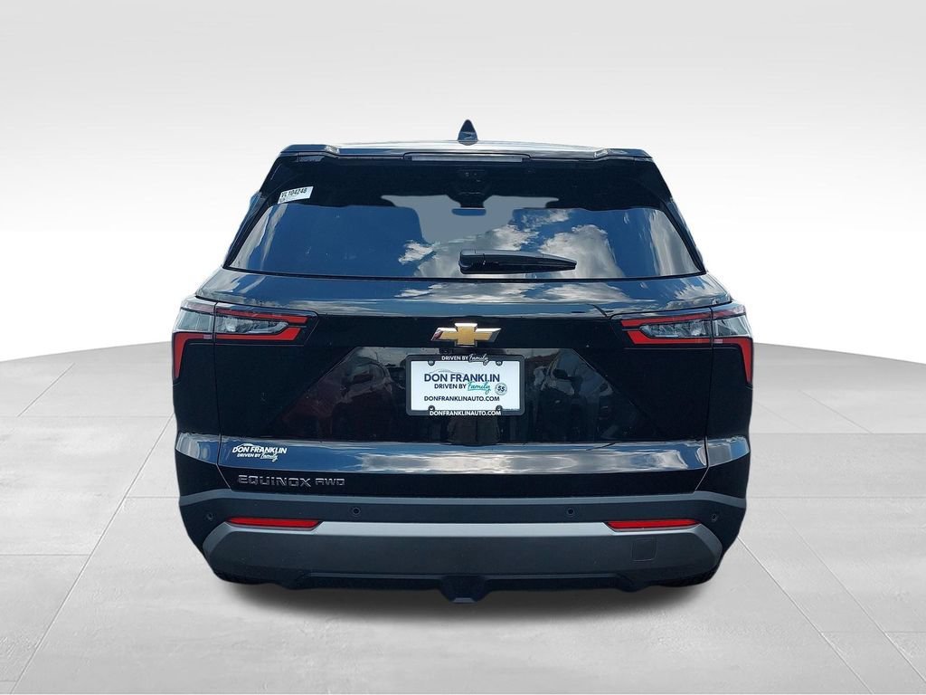 New 2027 Mosaic Black Metallic Chevrolet LT image 4