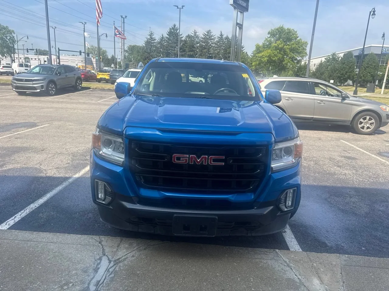 Used 2022 Blue GMC 4WD Elevation image 2