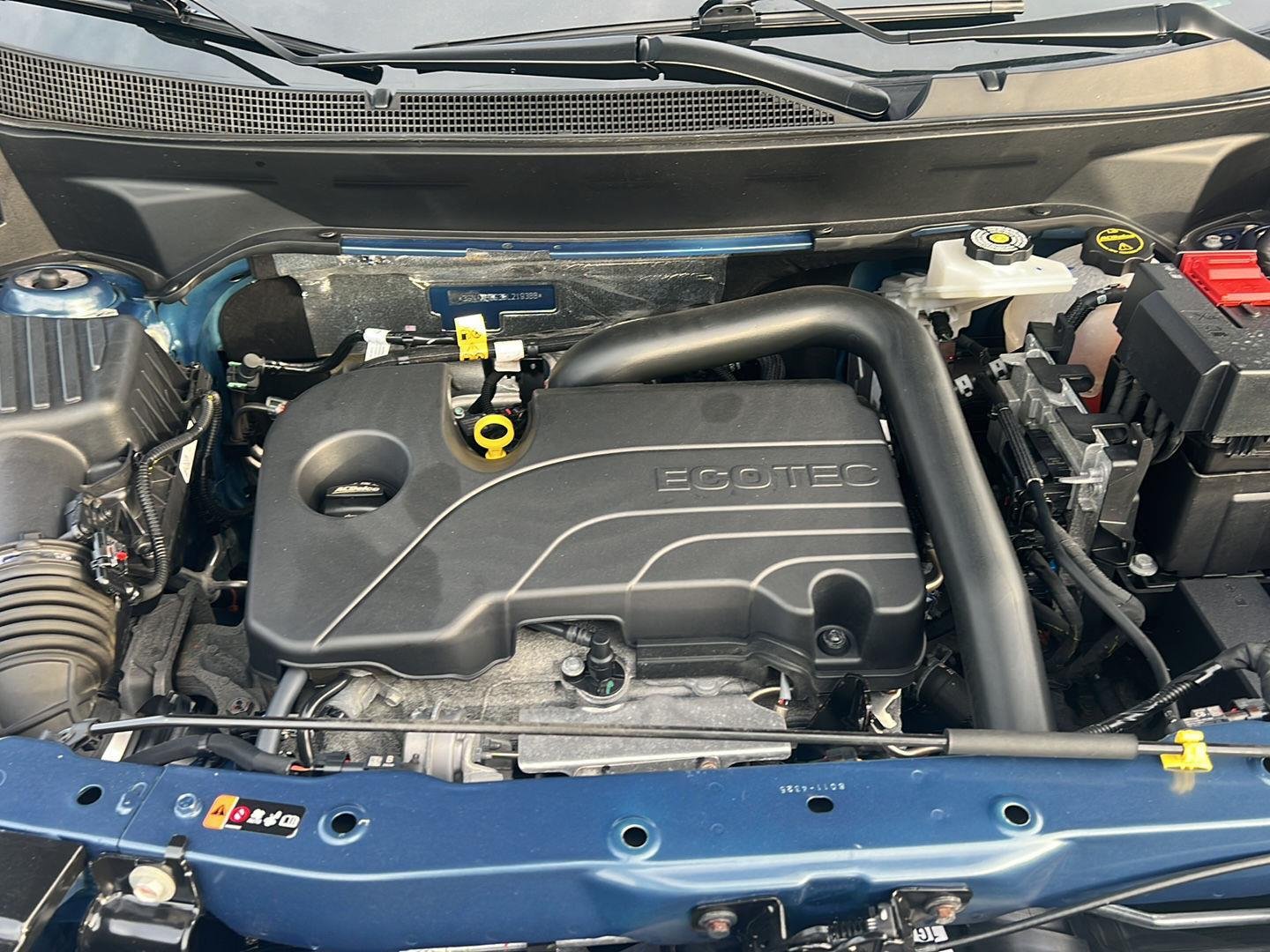 Used 2025 Lakeshore Blue Metallic Chevrolet FWD LT image 34