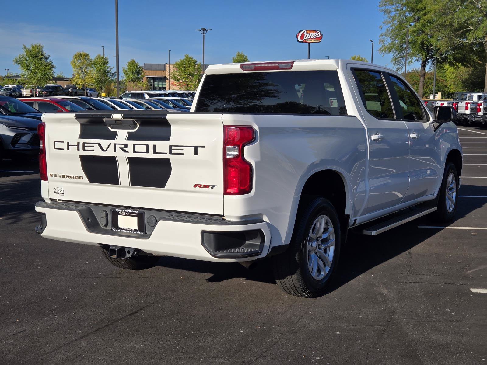 Used 2019 SUMMIT WHITE Chevrolet RST image 10