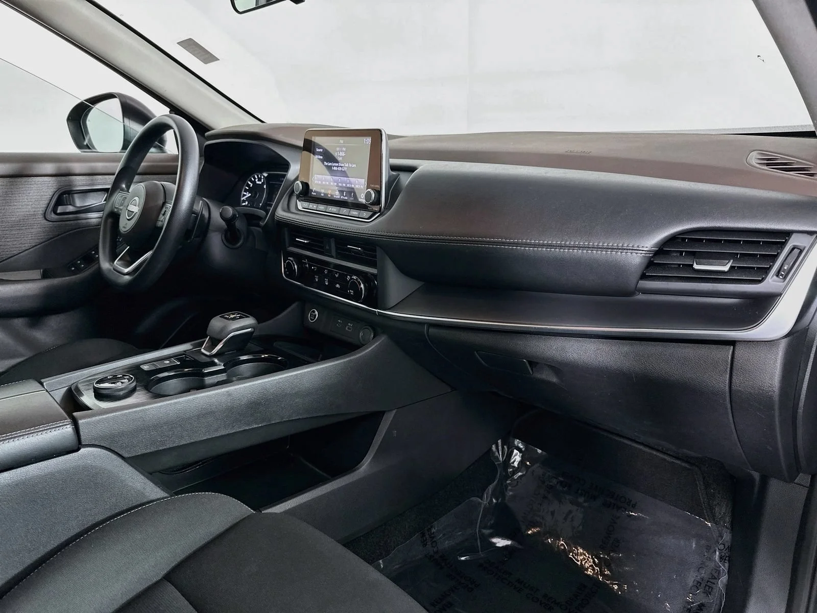 Used 2023 Gray Nissan S image 28
