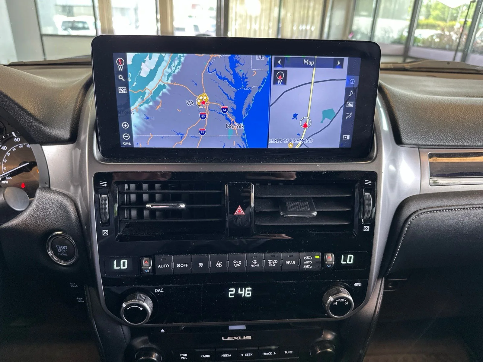 Used 2022  Lexus 460 image 5