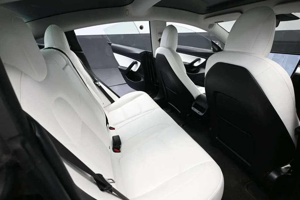 Used 2018 Black Tesla Long Range image 40