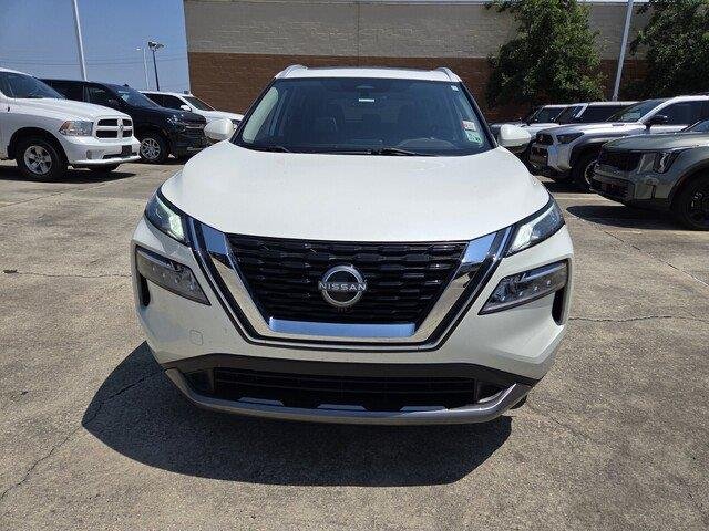 Used 2023 Pearl White Tricoat Nissan SL image 8