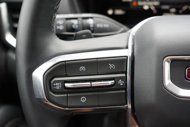 Used 2026 White GMC Elevation image 30