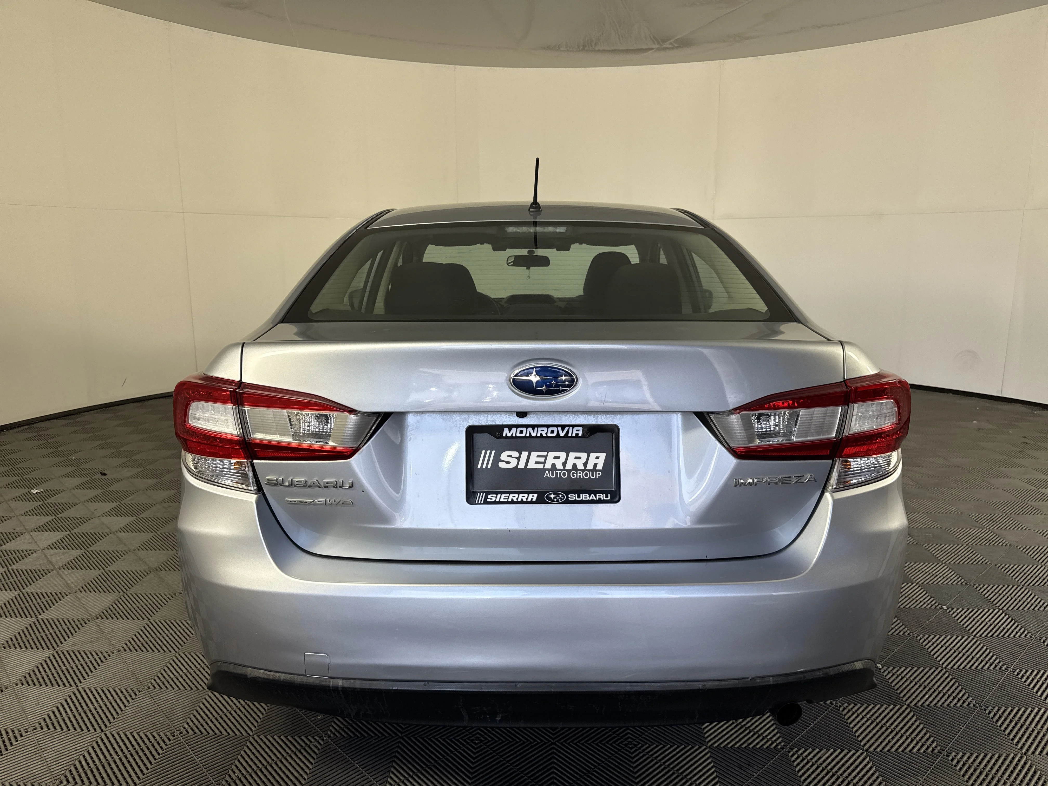 Used 2020 Ice Silver Metallic Subaru Base image 11