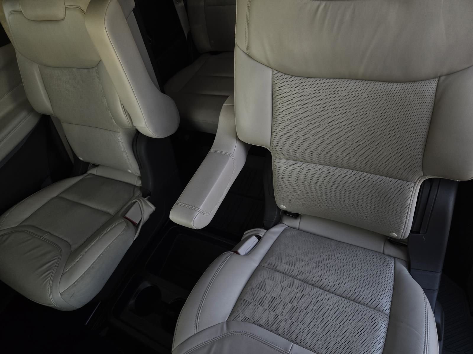 2021 Ford Explorer Platinum - Photo 17