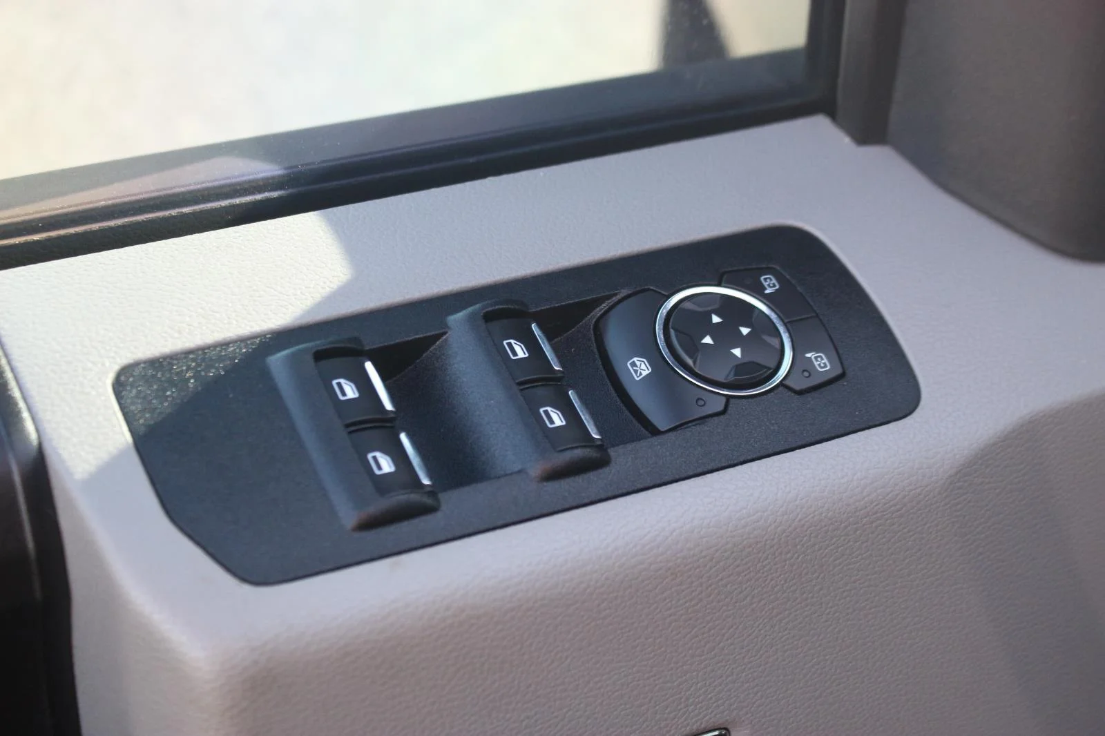 Used 2020 Grey Ford XL image 15
