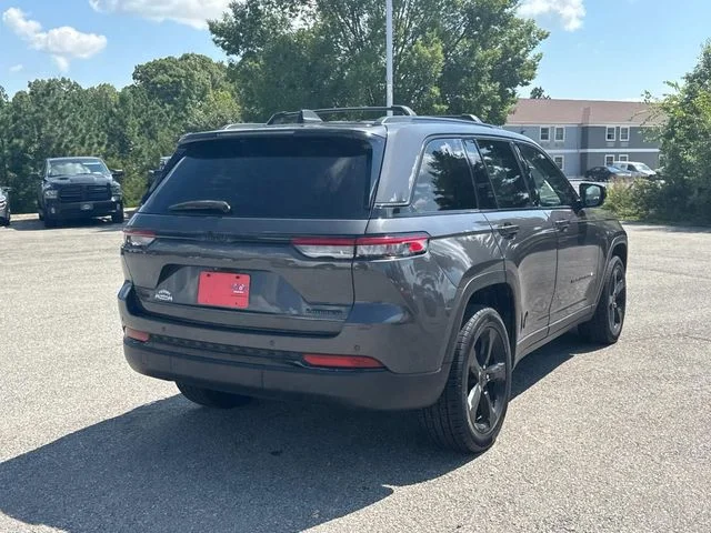 Used 2023 Gray Jeep Limited image 5